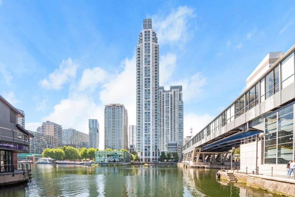 Skyview Waterside City Luxury Apartment London Exteriör bild